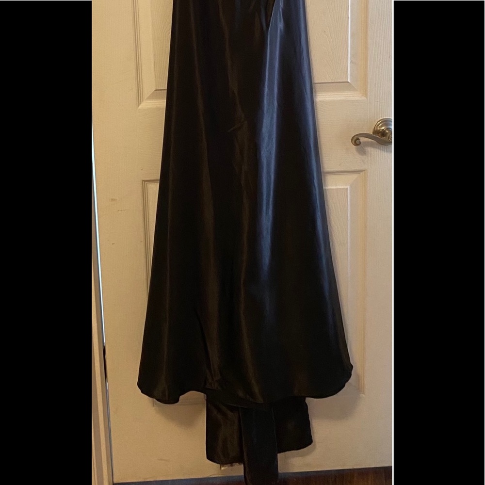 Dress - Picture 7 of 7